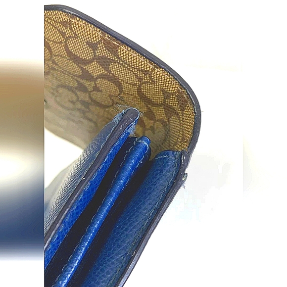 Coach Blue Leather Wallet with Gold-Tone Logo Newer Model - Picture 8 of 10